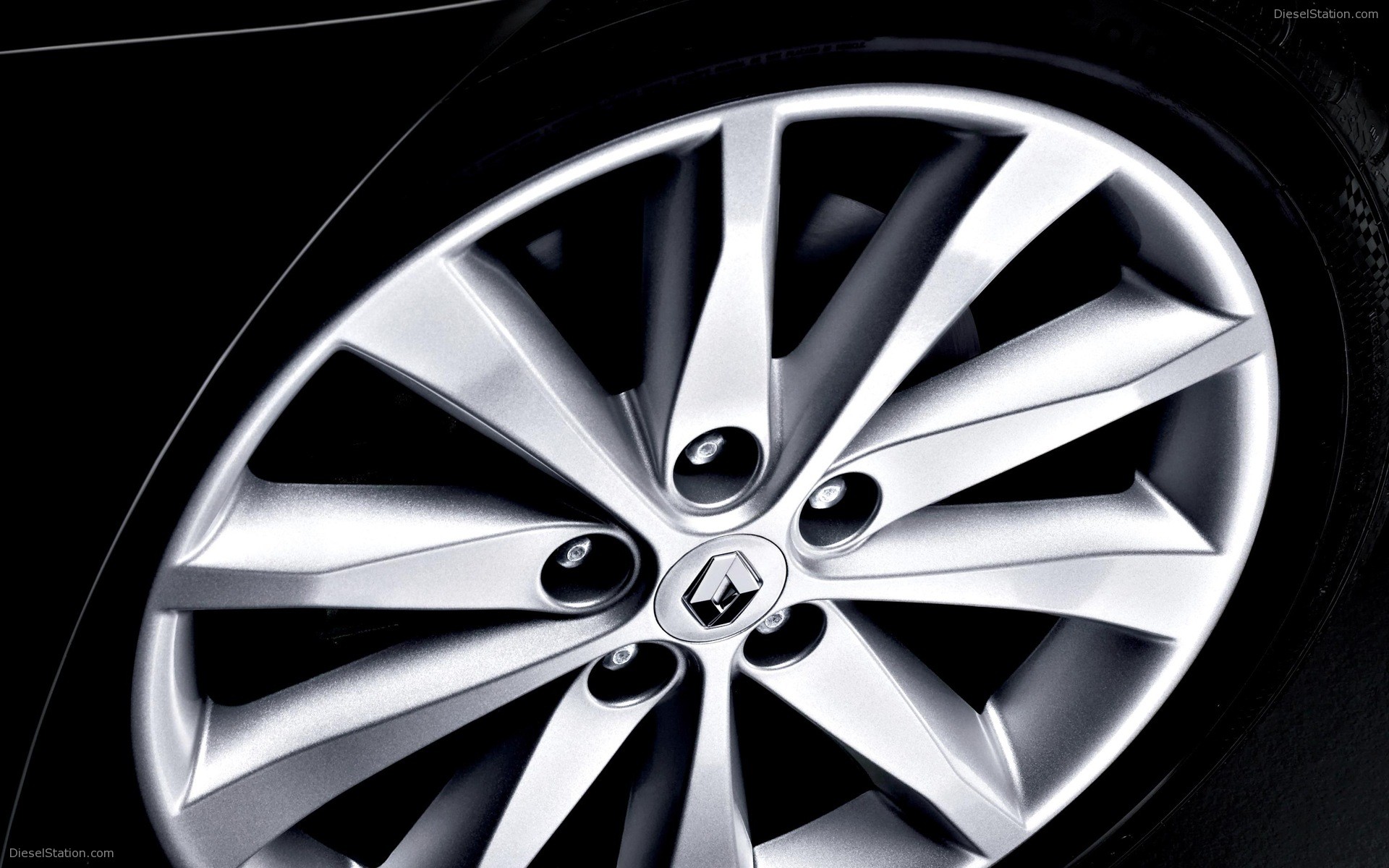 Update: Details emerge of the new Renault Laguna